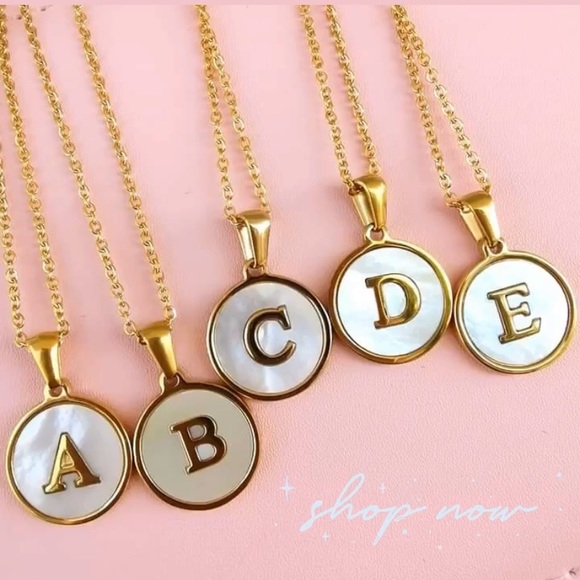 Initial necklaces Gold or Rose Gold - Picture 1 of 1